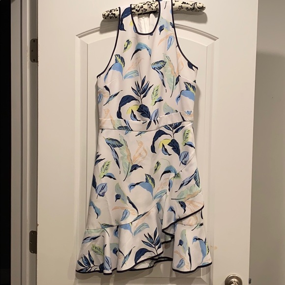 Banana Republic - Picture 1 of 2